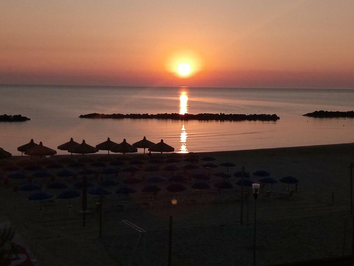 Appartamento Alba Rosa Francavilla Al Mare Exterior photo