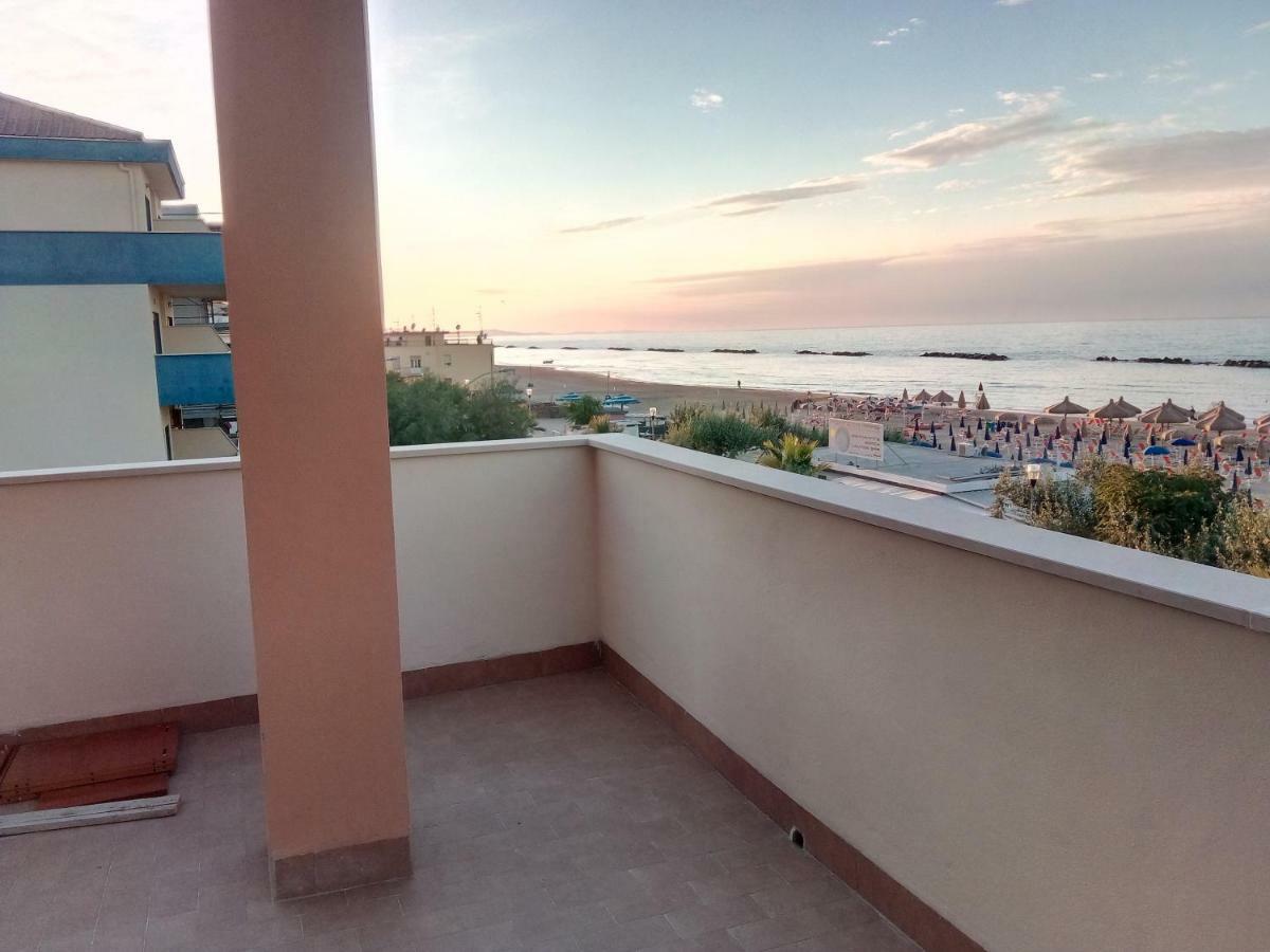 Appartamento Alba Rosa Francavilla Al Mare Exterior photo